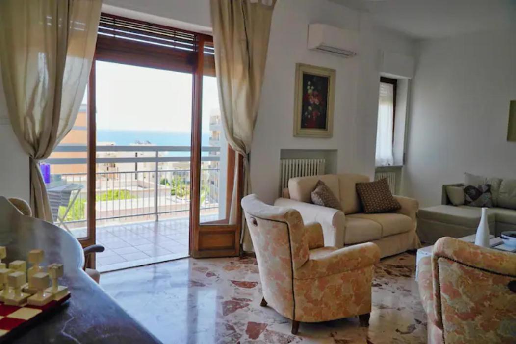 Casa Levante مونوبولي المظهر الخارجي الصورة
