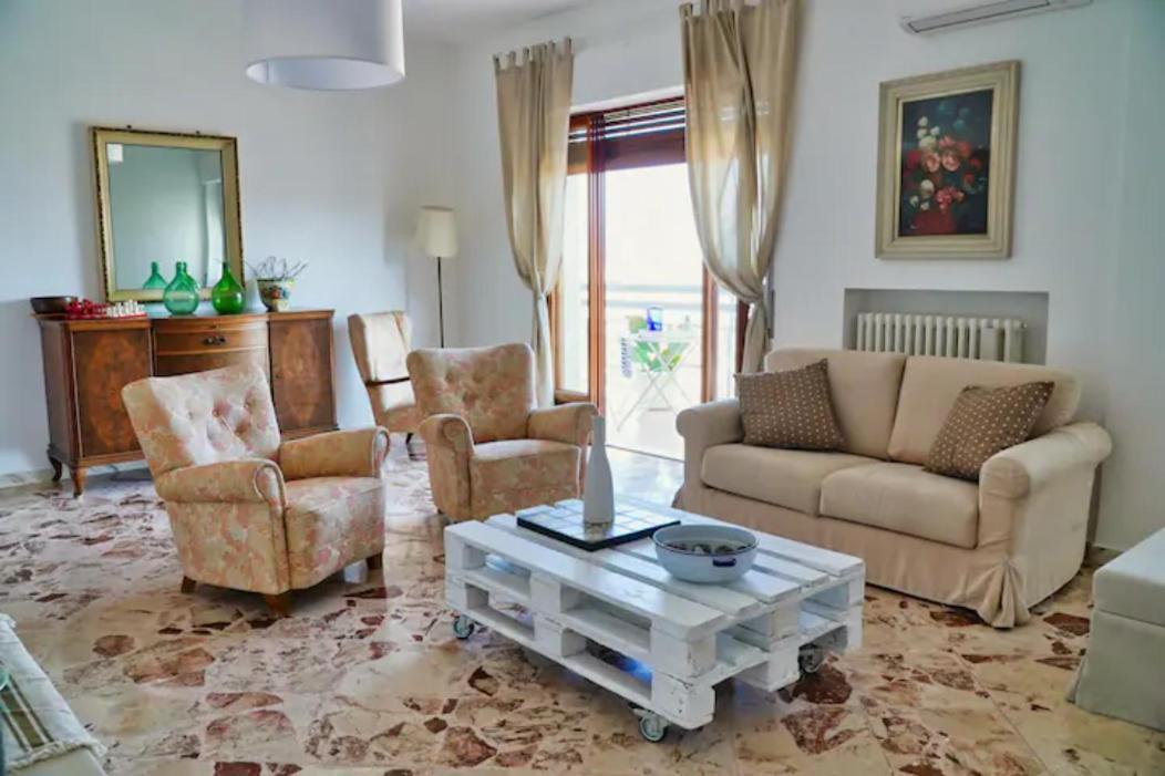 Casa Levante مونوبولي المظهر الخارجي الصورة